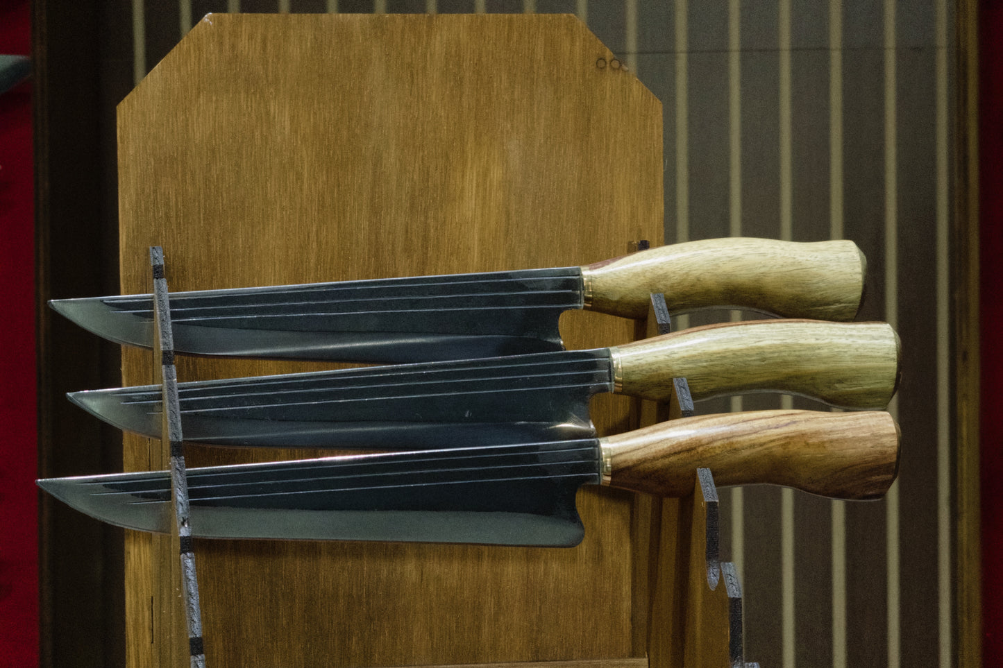 Veado com faca crioula