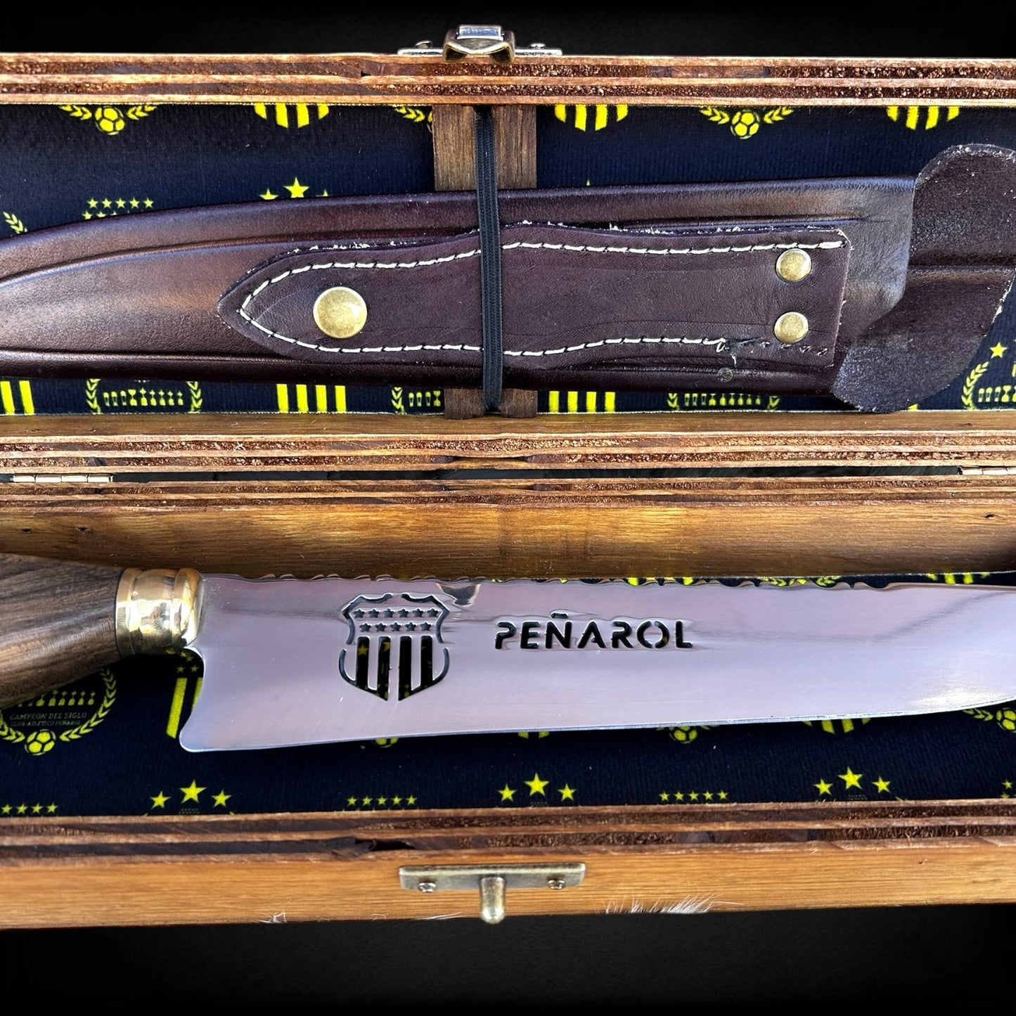 Cuchillo Peñarol con Caja