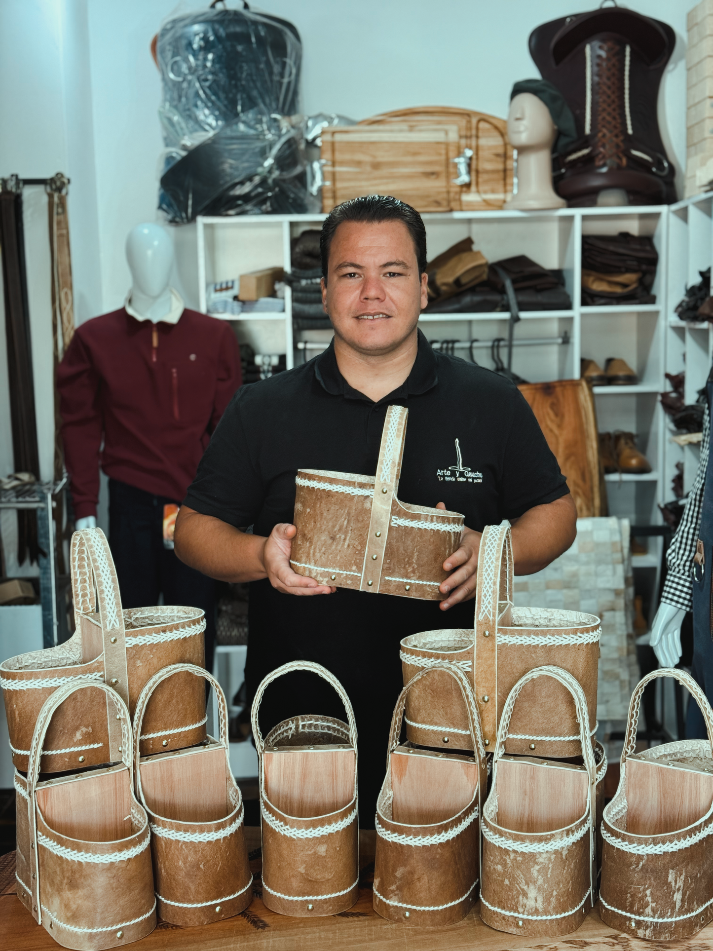 Cuia de couro manchado