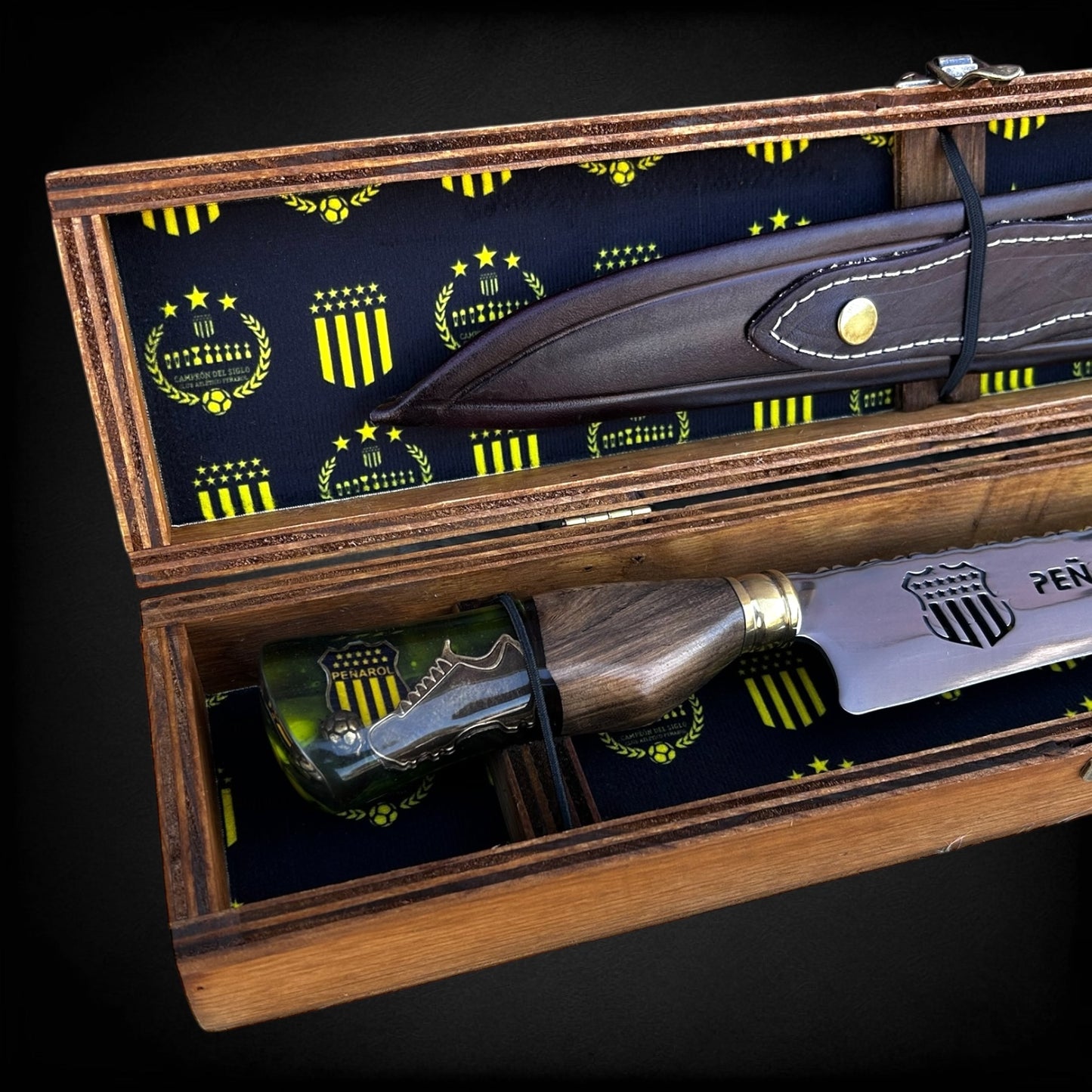 Cuchillo Peñarol con Caja