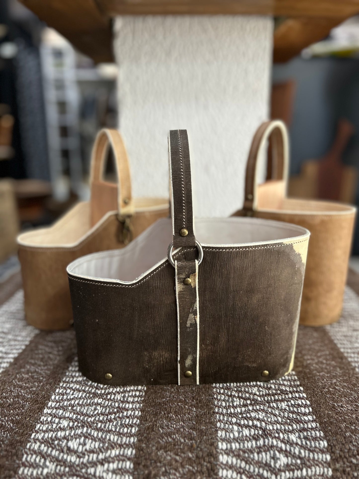 Cuia de couro manchado