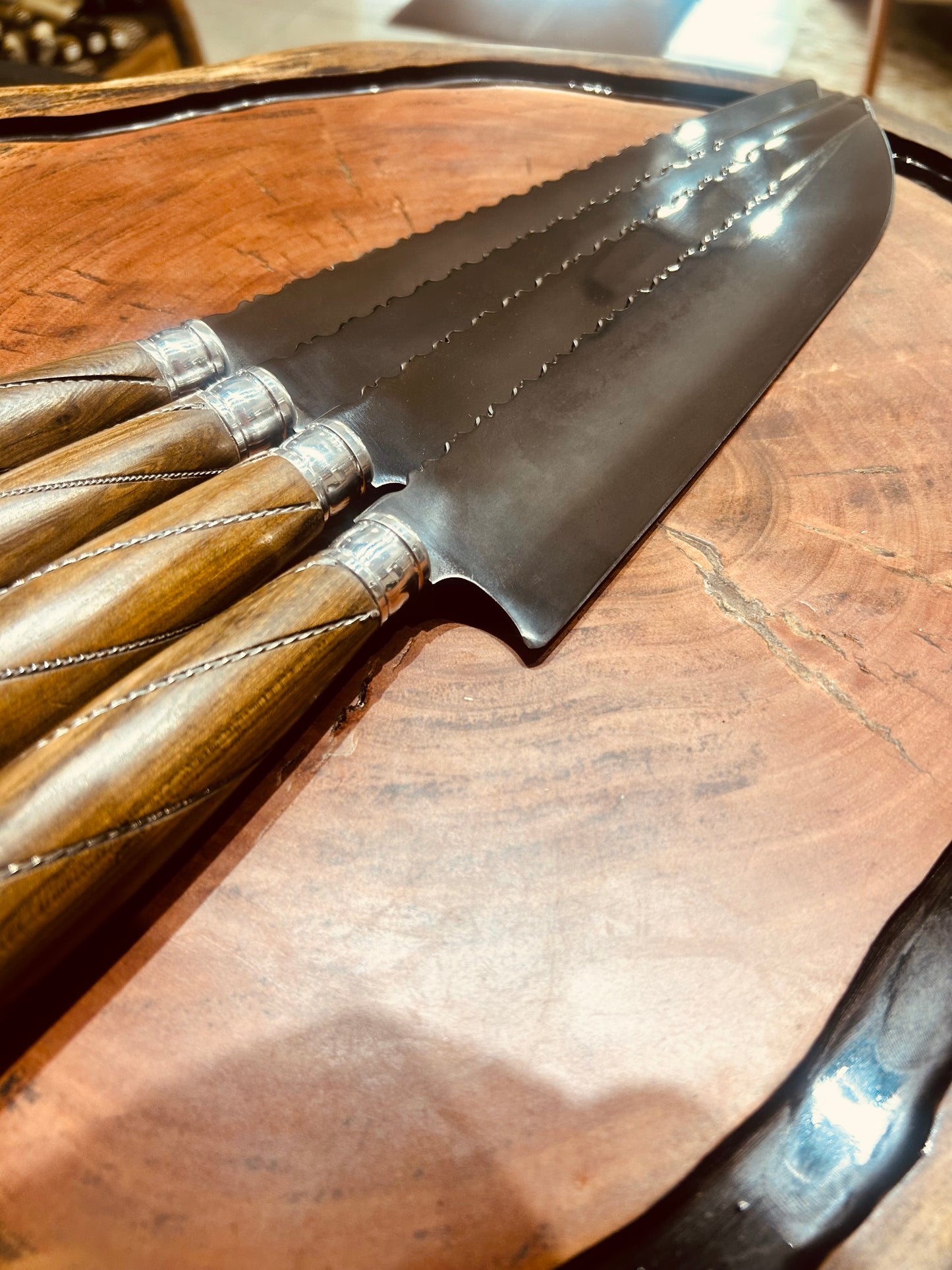 Cuchillo Galleonado Fosfatizado 12”