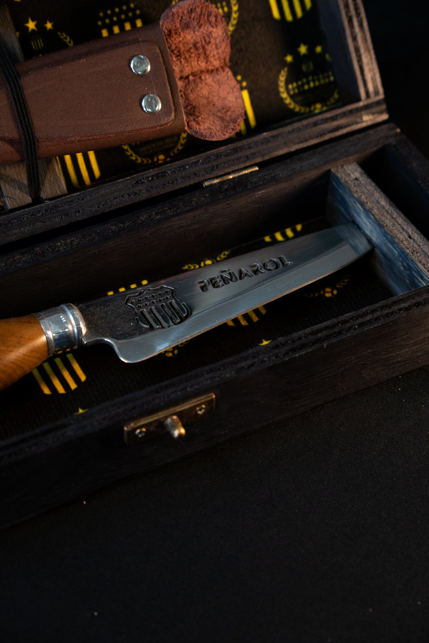 Cuchillo Peñarol y packing estampado
