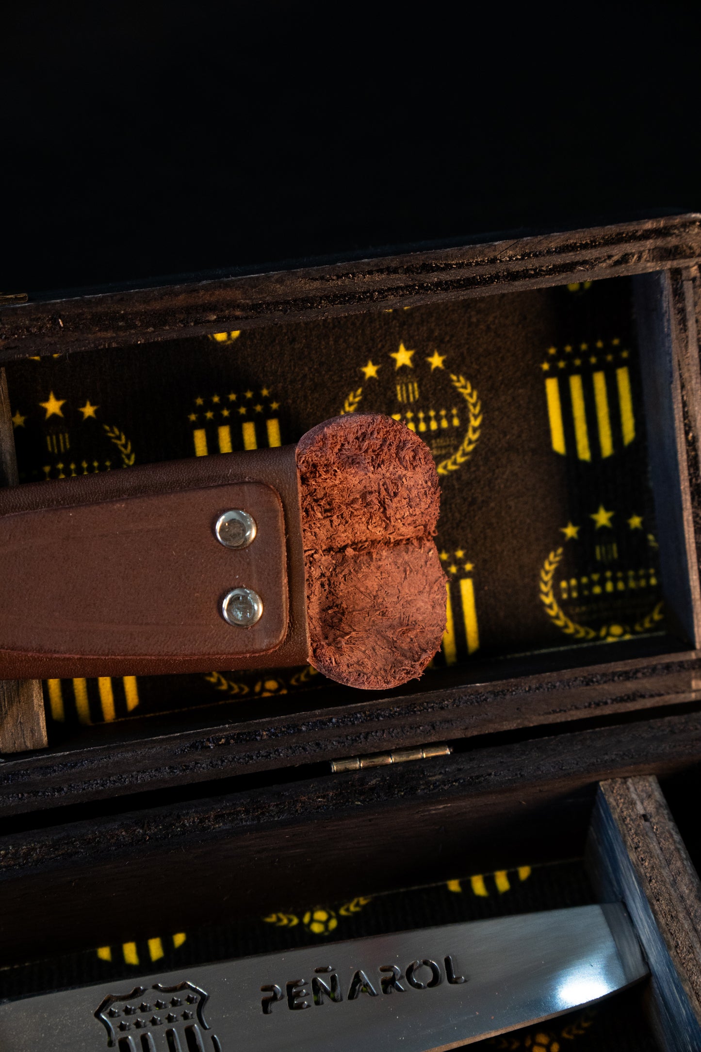 Cuchillo Peñarol y packing estampado