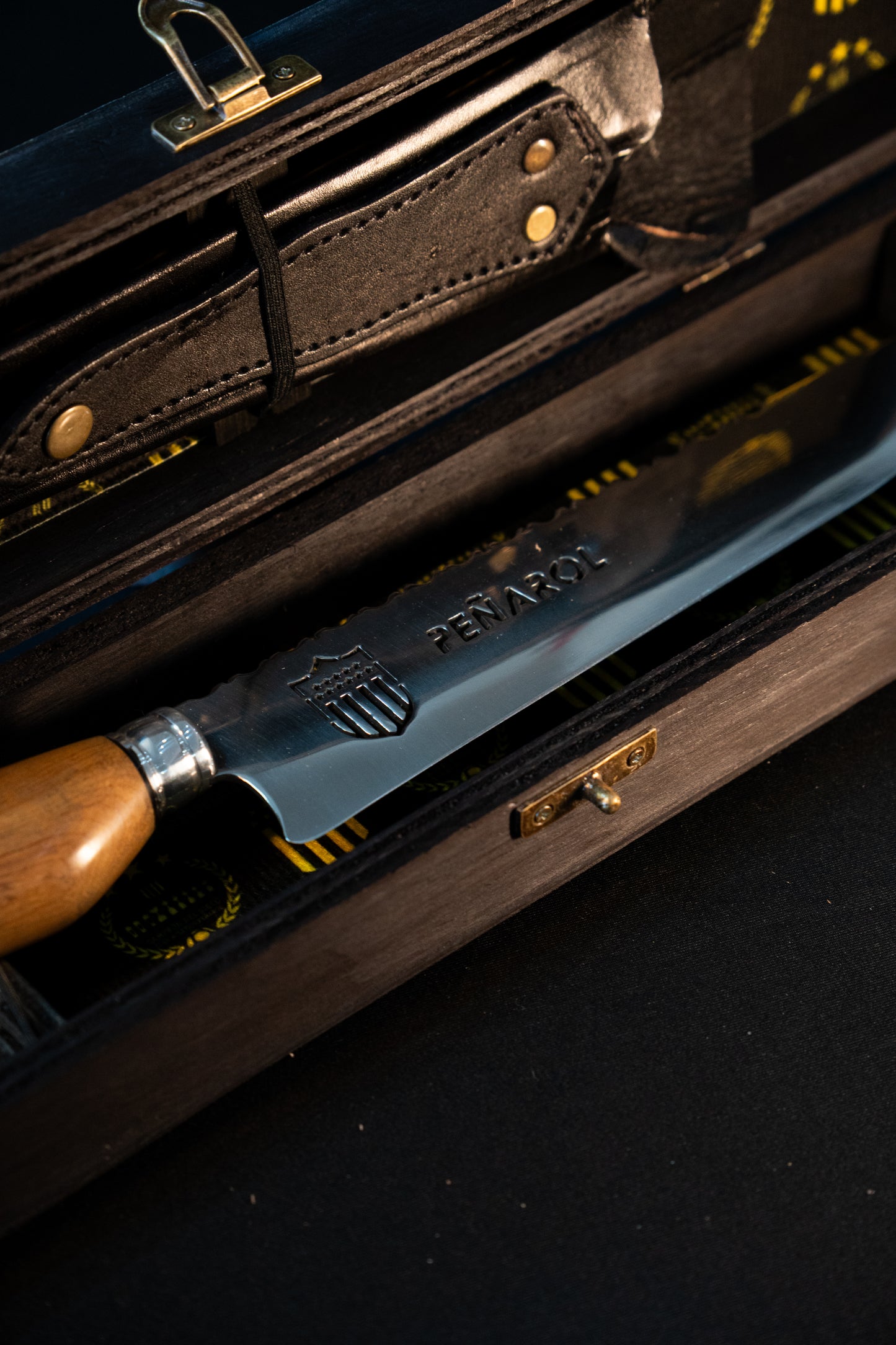 Cuchillo Peñarol y packing estampado