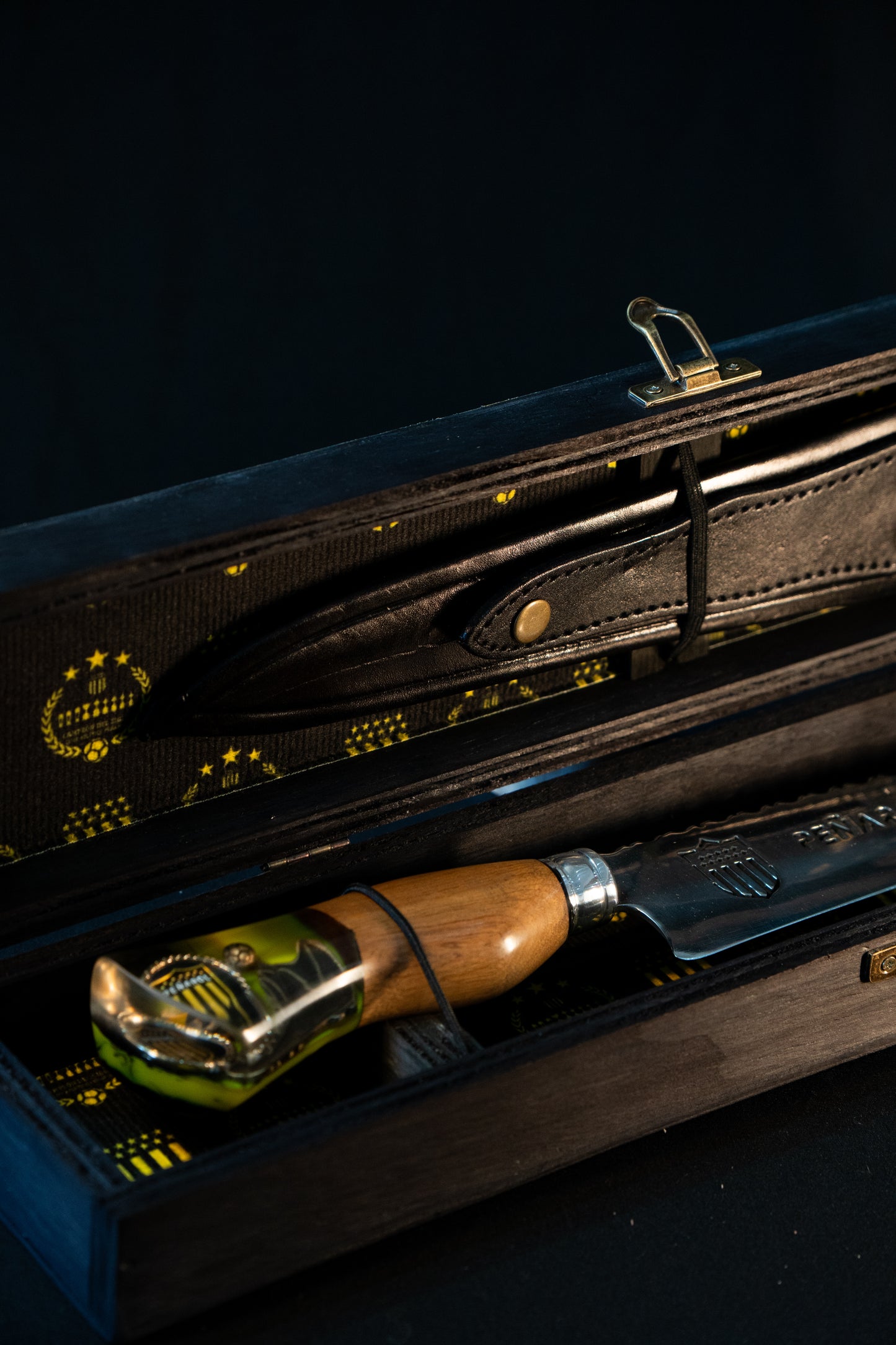 Cuchillo Peñarol y packing estampado