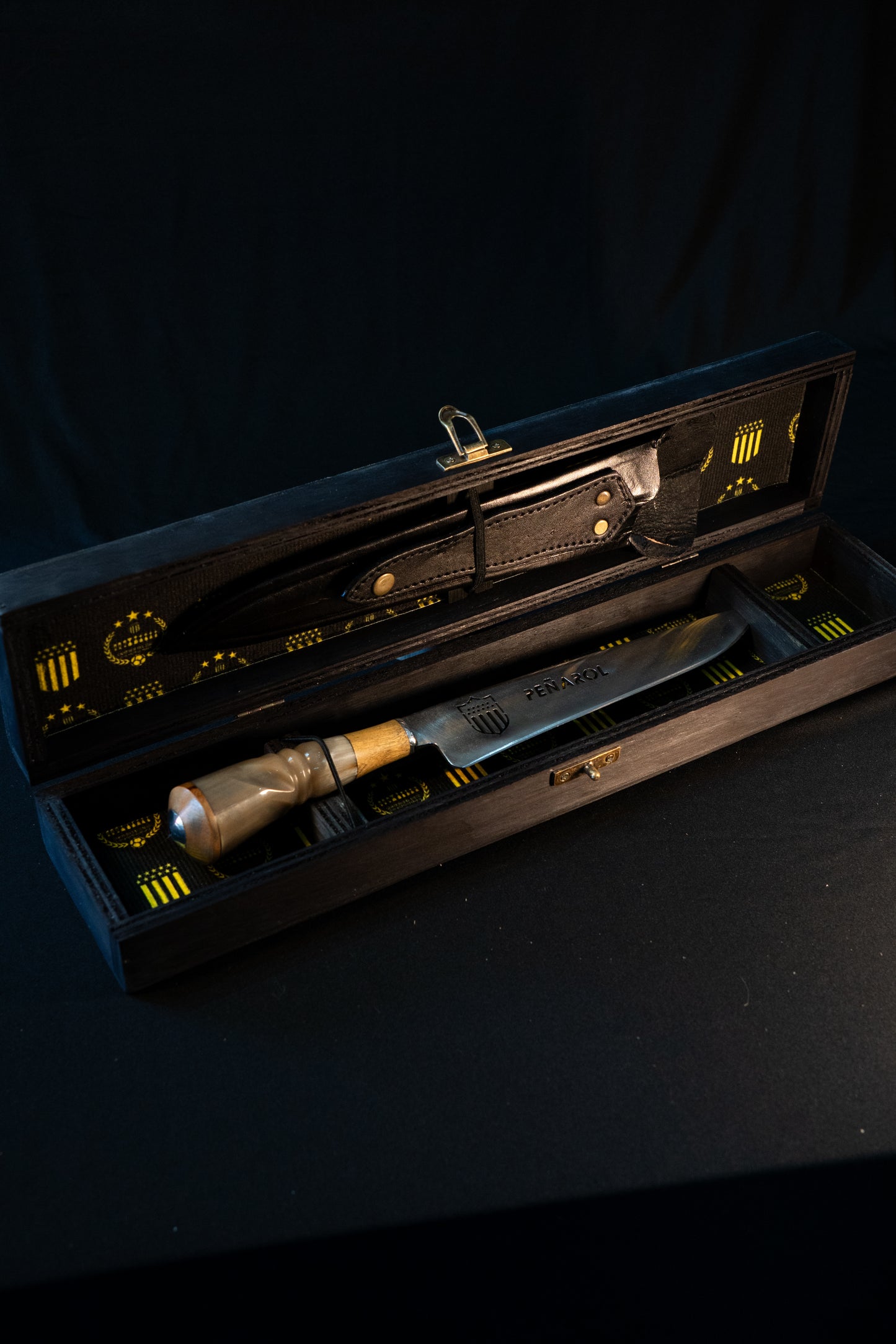 Cuchillo Peñarol y packing estampado