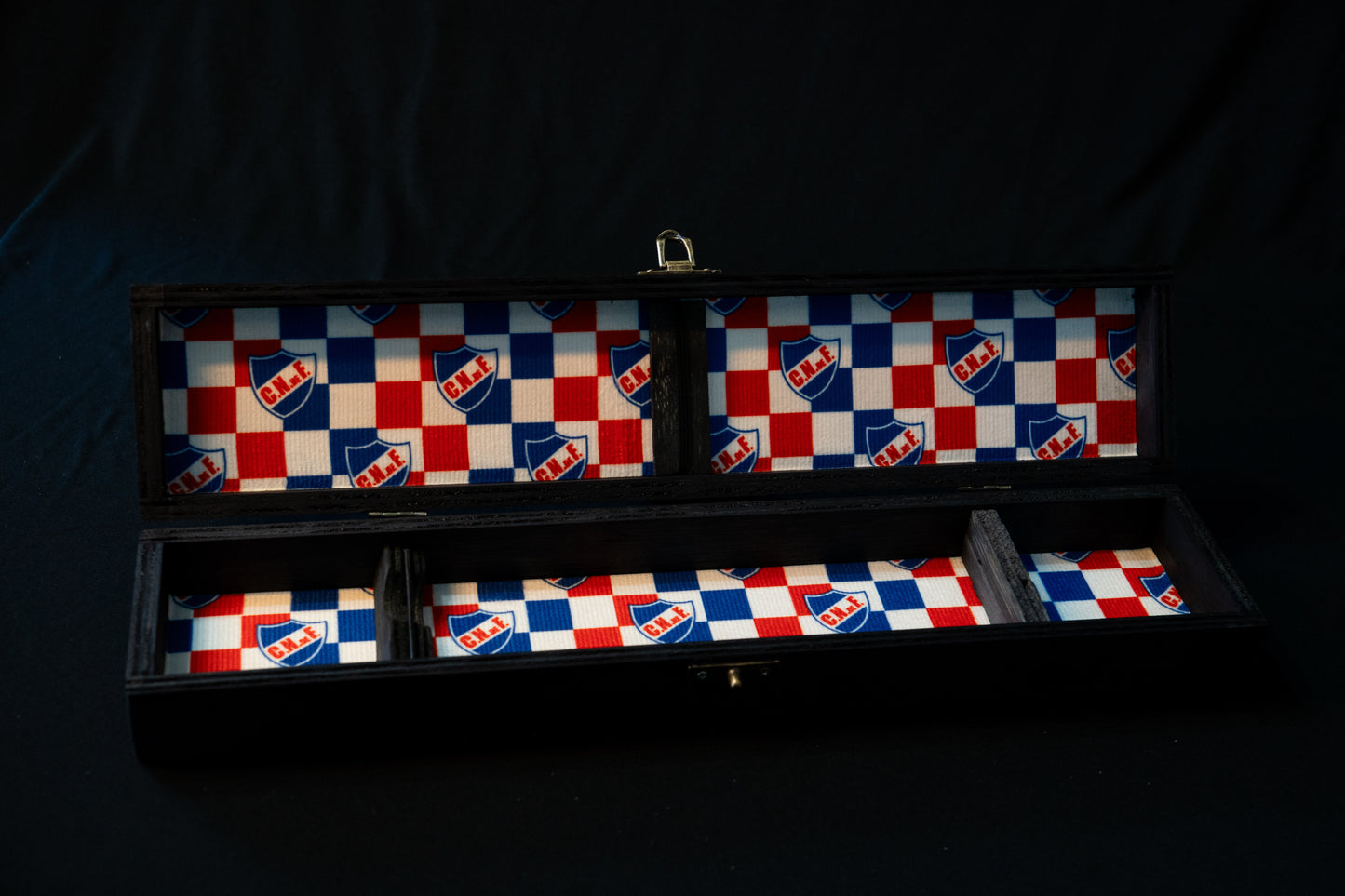 Cuchillo Nacional y packing estampado.