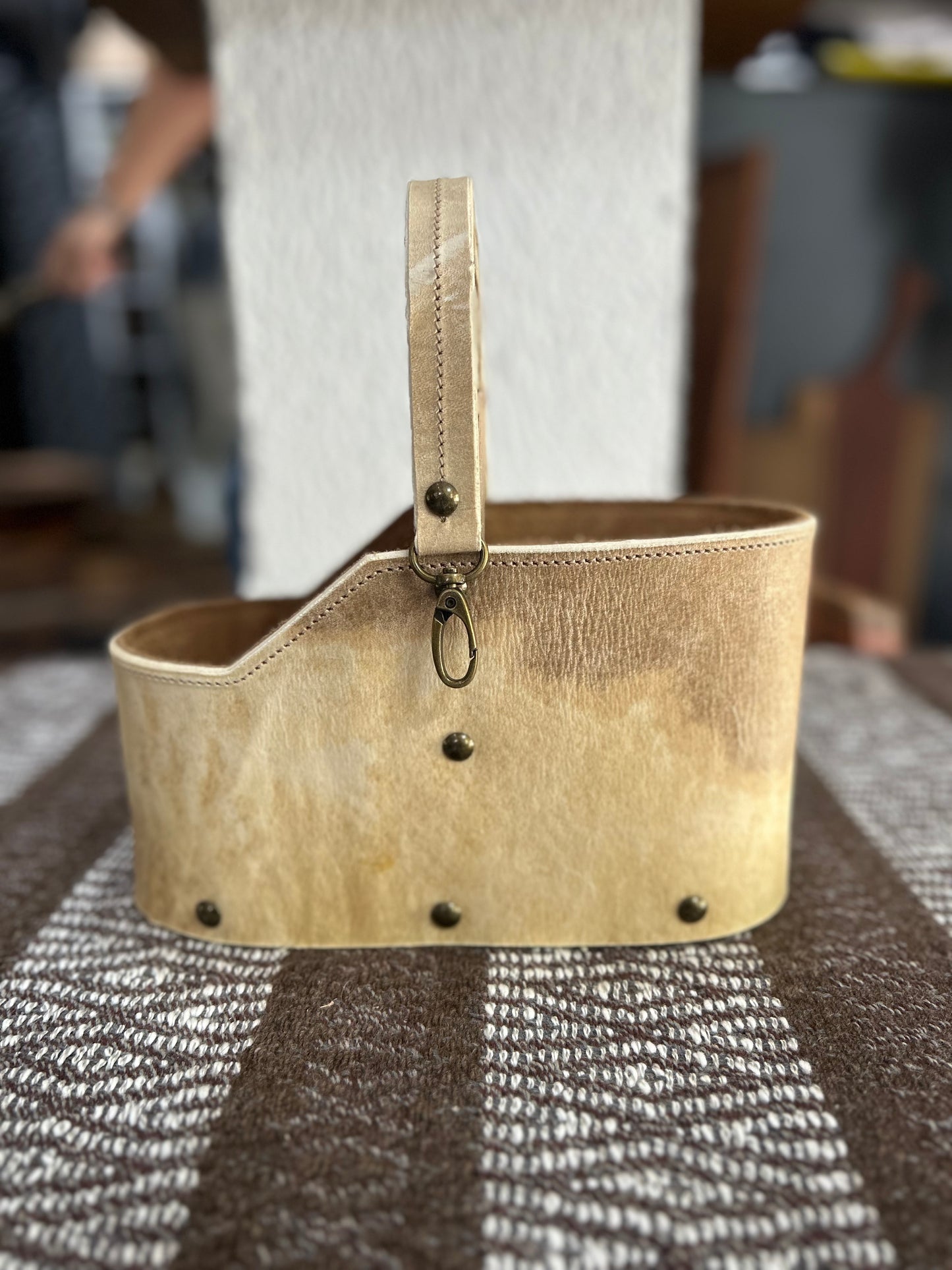 Cuia de couro manchado