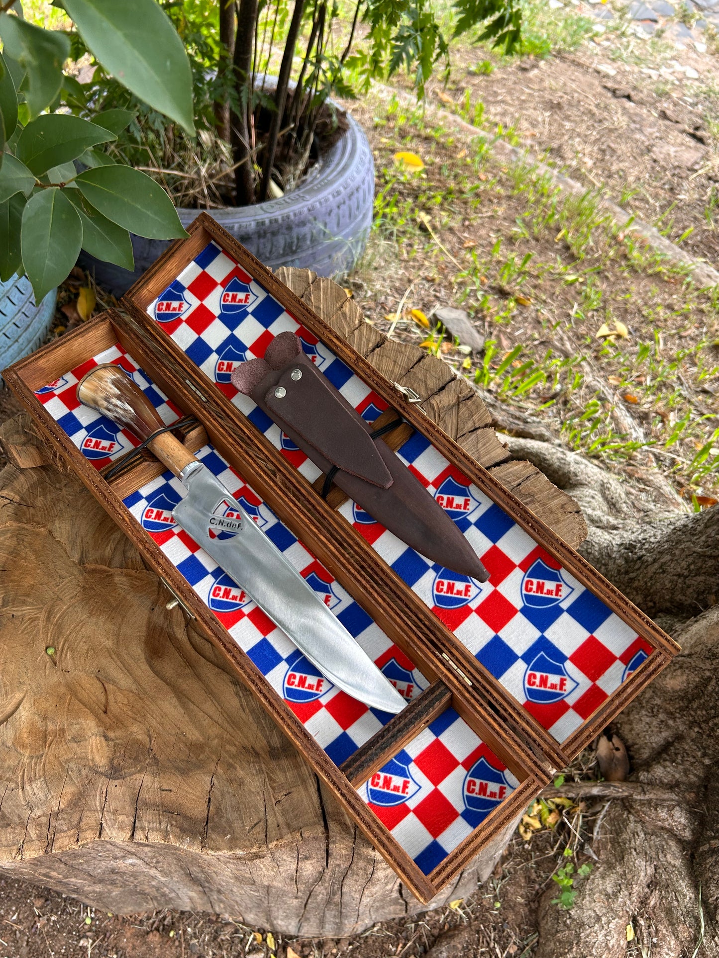 Faca National Criollo + Caixa