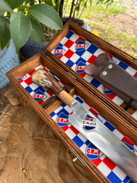 Cuchillo Criollo Nacional+ Caja