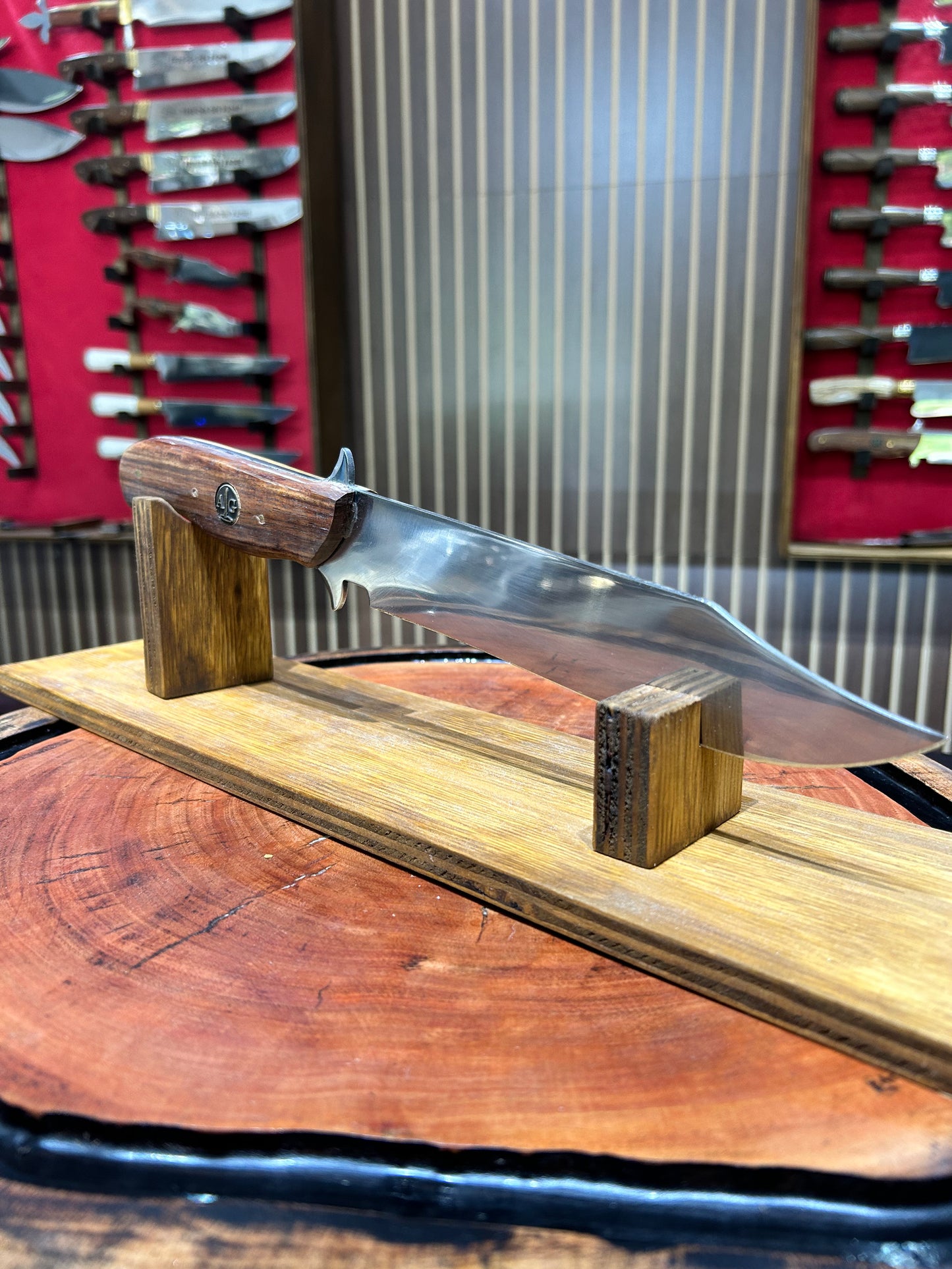 Faca de Sobrevivência Tática