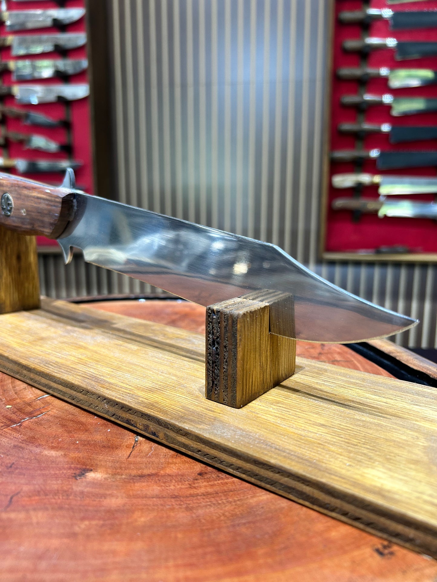 Faca de Sobrevivência Tática