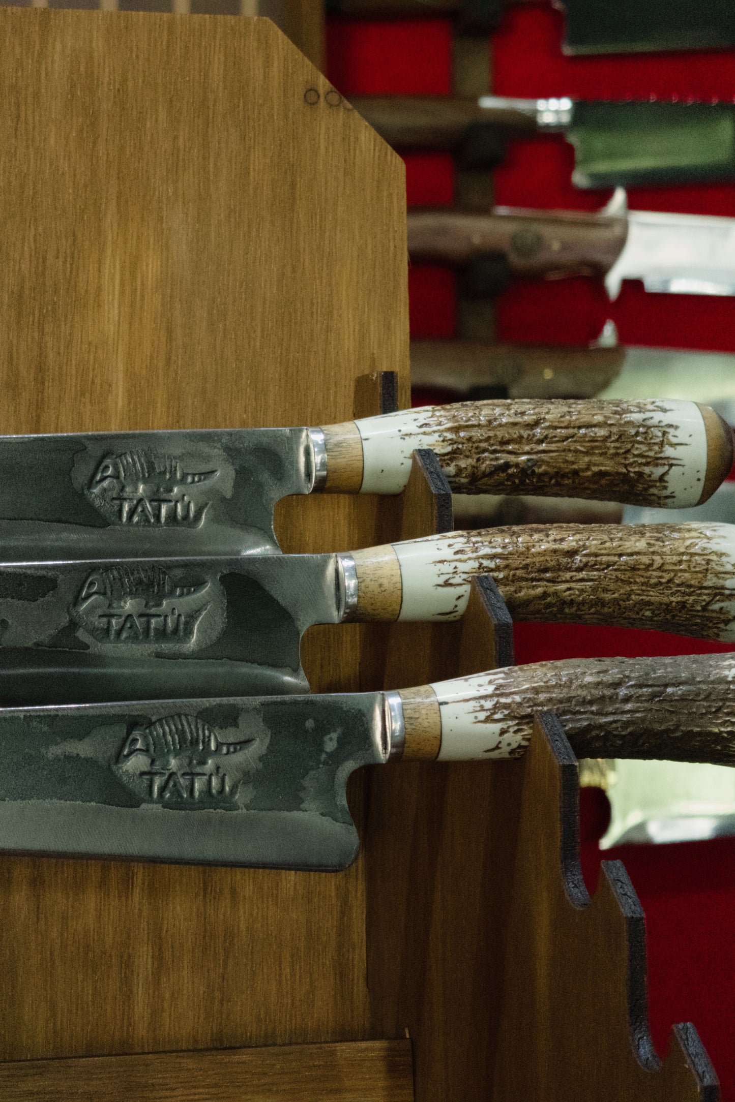 Veado com faca crioula