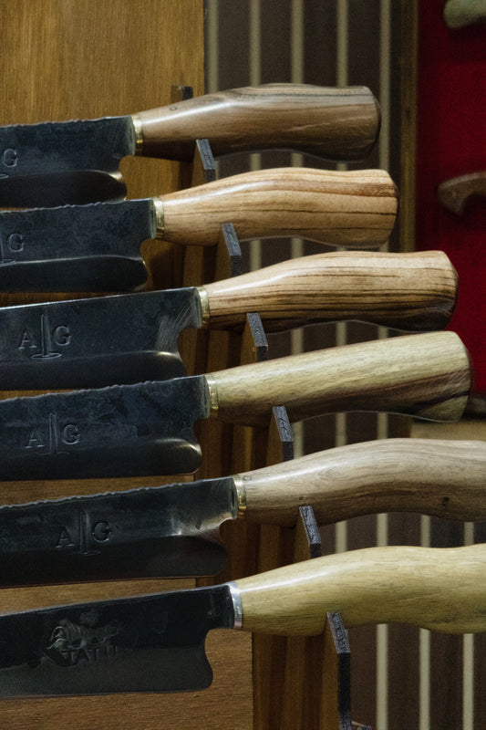 Veado com faca crioula