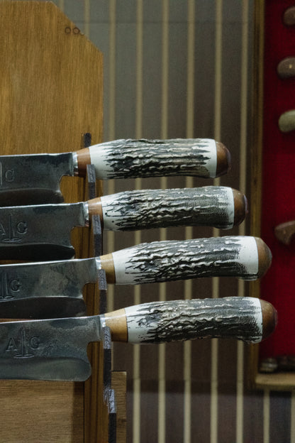 Veado com faca crioula