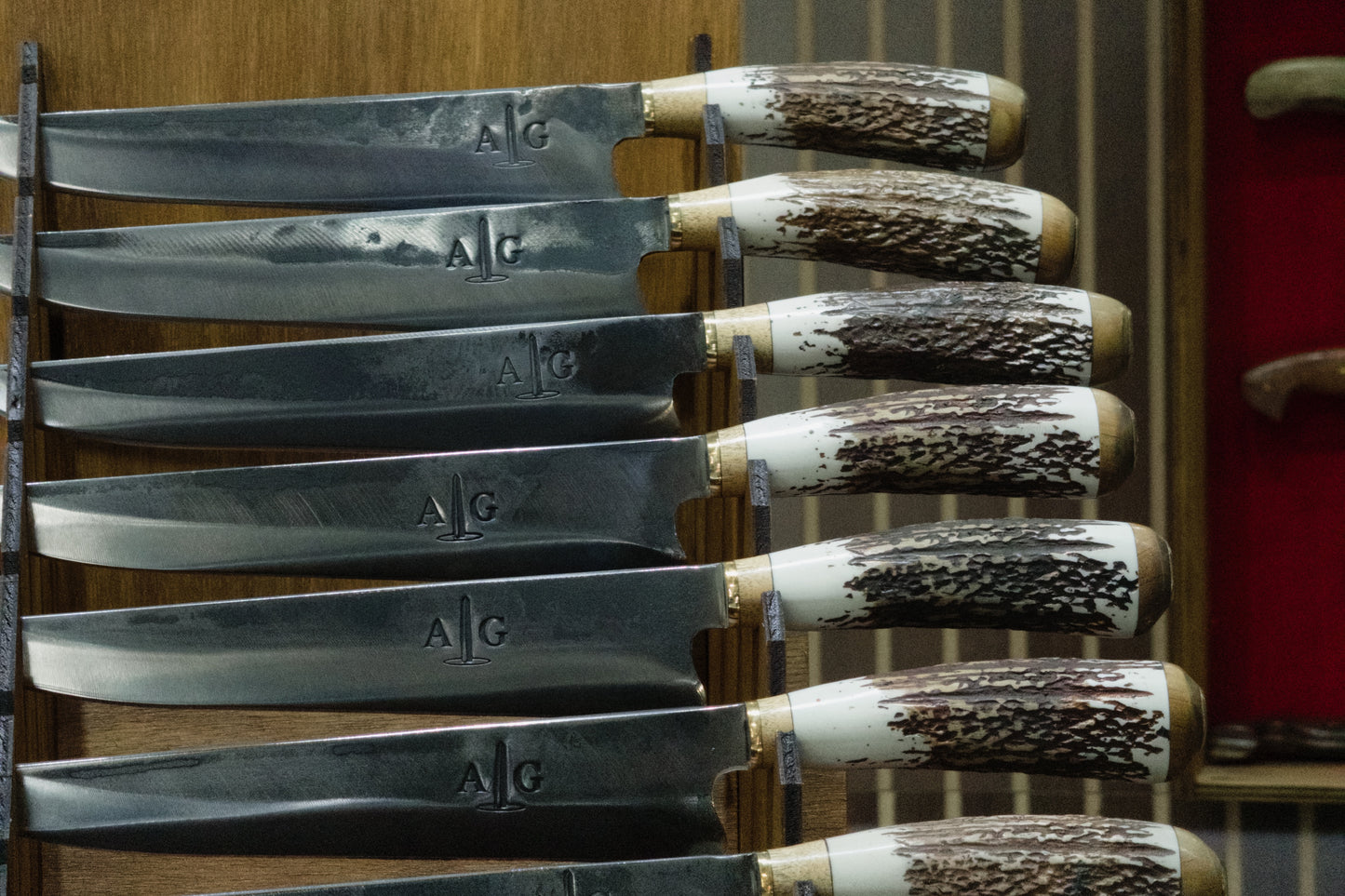 Veado com faca crioula