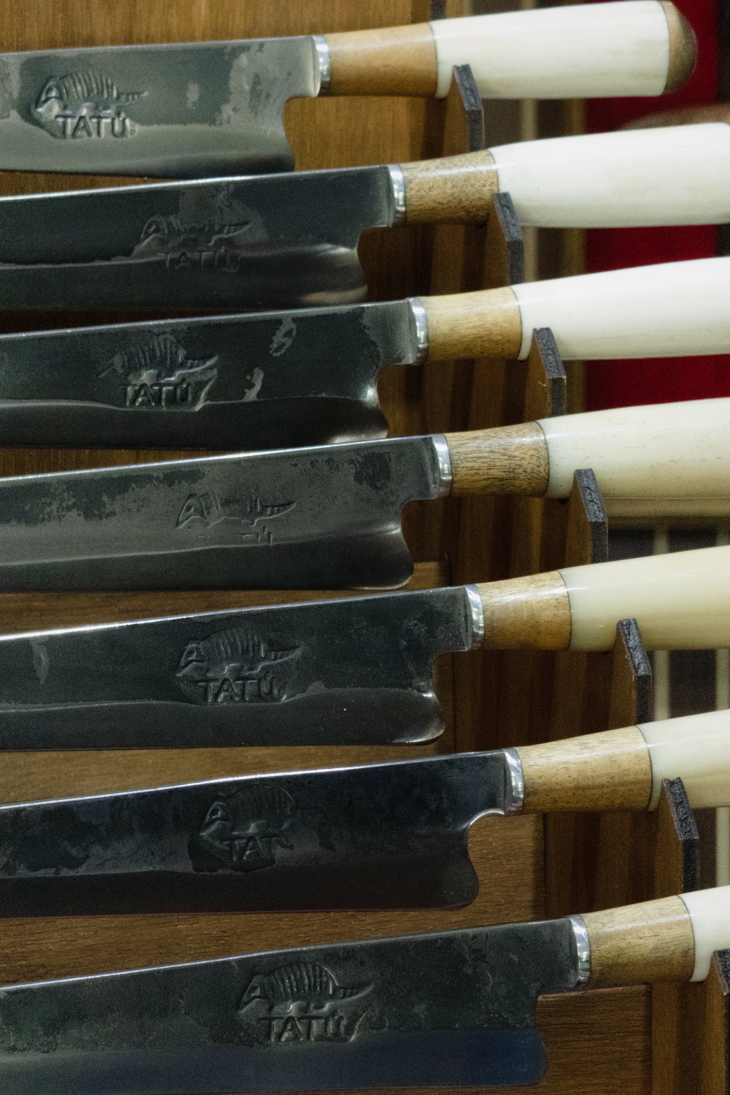 Criollo + Caja con Tridente Gratis