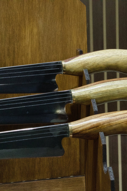 Veado com faca crioula